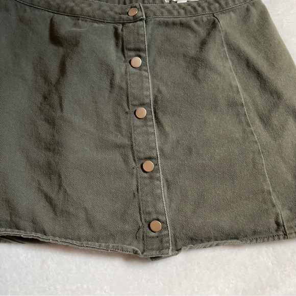 Wild Honey Button Skirt - Picture 2 of 6